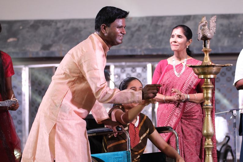 Odoo • Text and Image